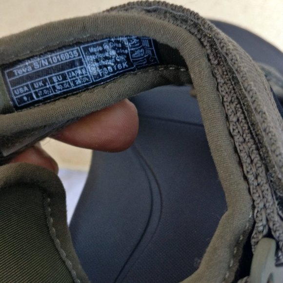 TEVA Military Green Classic Universal Barefoot Sandal 40/Women9us/7uk - Picture 4 of 16